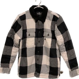 Hollister BNWT men’s Sherpa lined Buffalo plaid button up shirt jacket, size XS